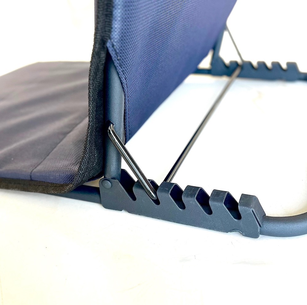 تصویر از صندلی تاشو (راحت نشین )